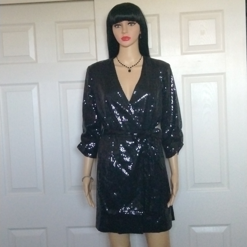 Spring+Mercer  sequined evening dress.